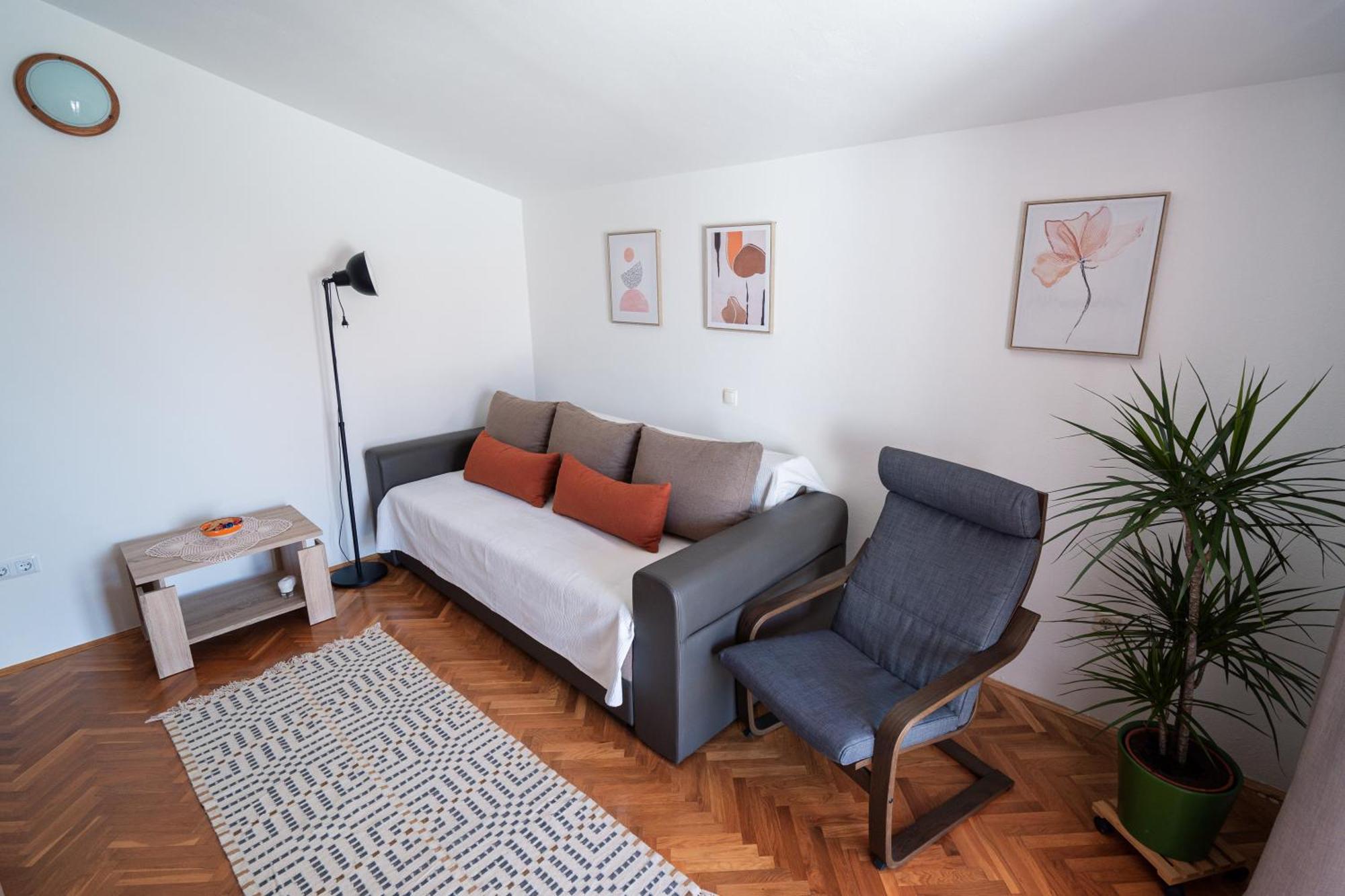 Manda Apartment